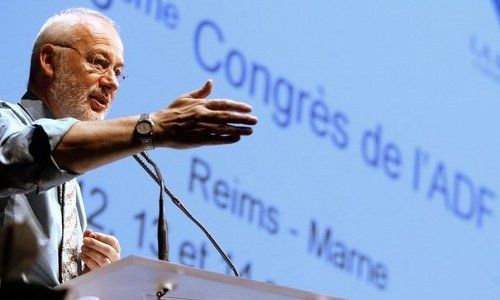 Claudy Lebreton président de l'assemblée des départements de France s'exprime à la tribune, le 14 septembre 2006 à Reims ©AFP / Alain Julien