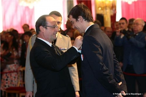 l'ensemble des sportifs paralympiques avec au centre le Président François HOLLANDE à l’Élysée le 22 Février 2013