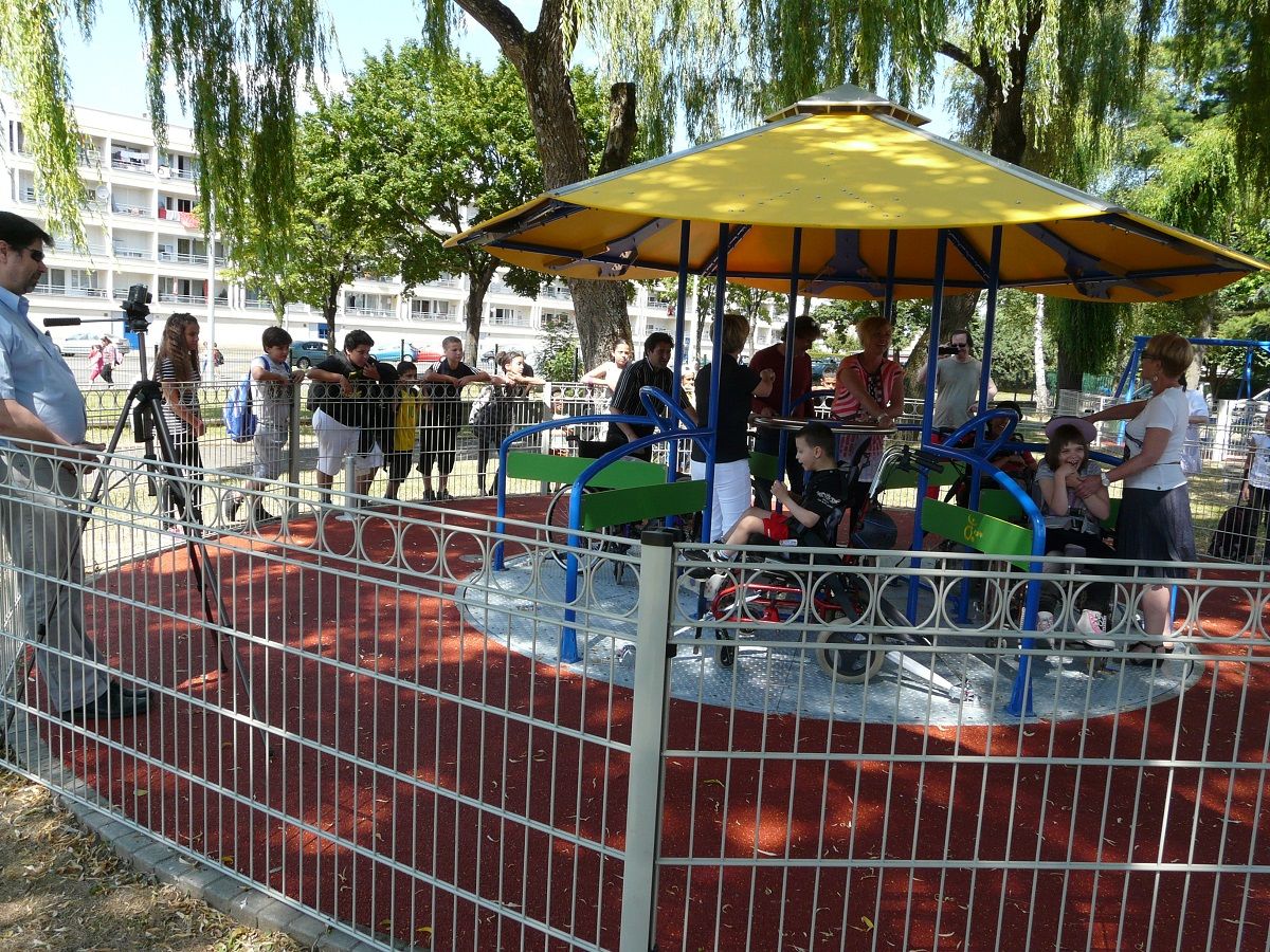 Inauguration aire de jeux universelle a UCKANGE en Moselle