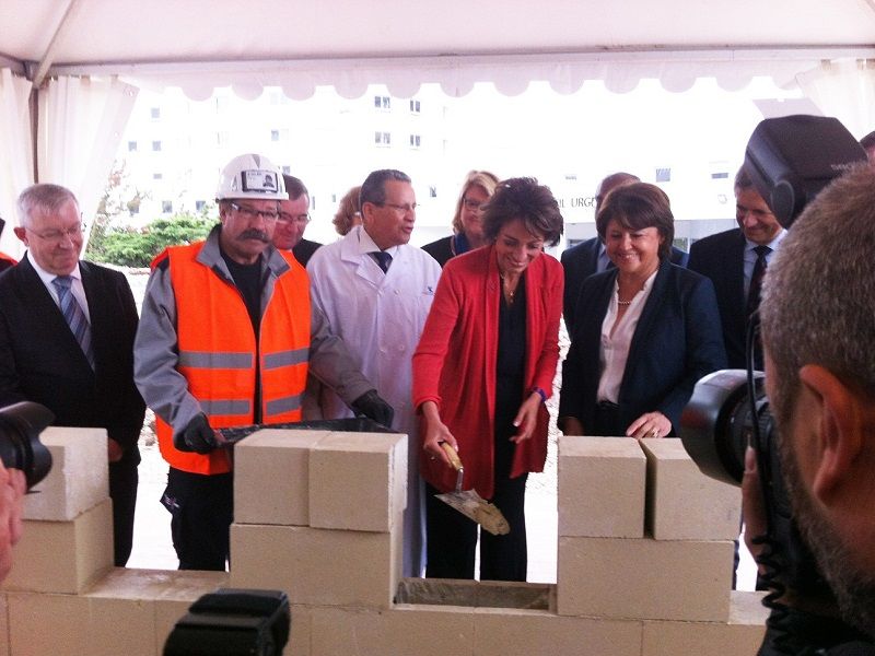 Pose-de-la-premiere-pierre-de-l-ICT-au-CHRU
