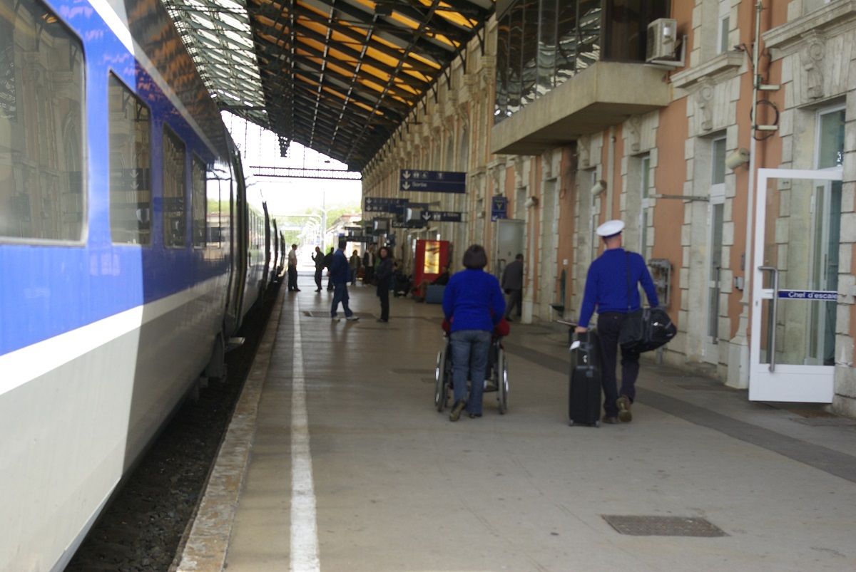 Accessibilite gare toulouse matabiau quai numero un