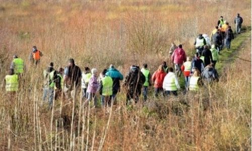 Plus de 200 personnes prenaient part dimanche à une battue pour retrouver un adolescent trisomique disparu depuis le 18 décembre dans l'Oise, à l'initiative d'un particulier qui a créé une page sur le réseau social Facebook.© AFP