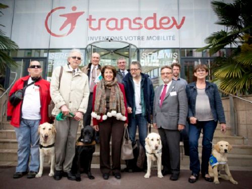 Remise cheque associations par la Fondation Transdev