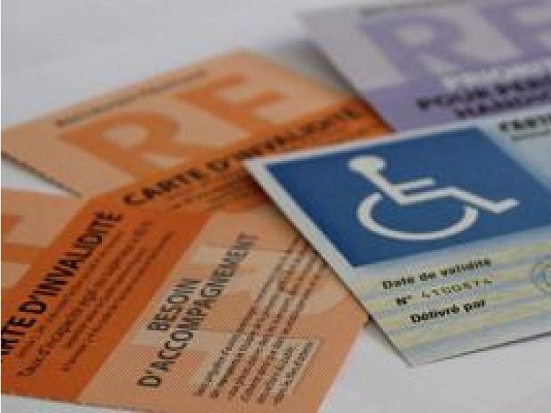 Disparition des modeles actuels de Carte invalidite et de stationnement