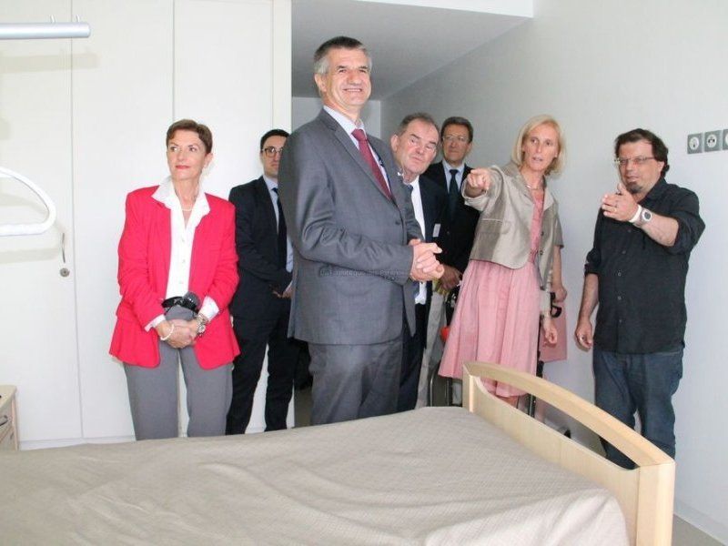 La ministre prix CNSA 2014 au sein de l'un gagnant du prix à Sauveterre-de-Béarn
