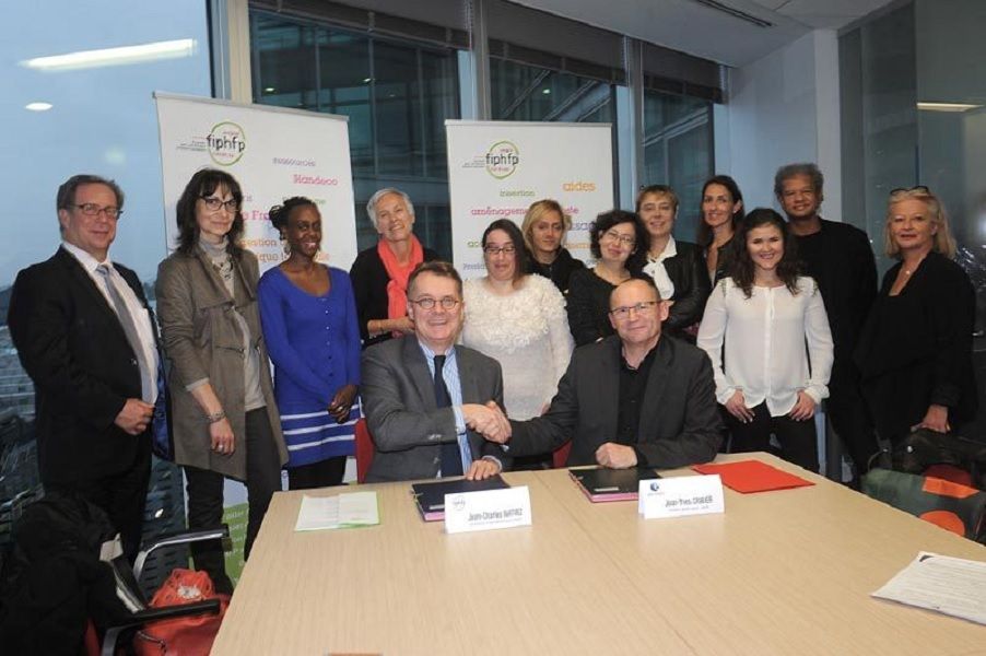 Signature de la convention pour le numerique entre Pole Emploi et le FIPHFP le 20 octobre 2015