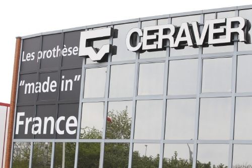 Facade du Laboratoire CERAVER l'une des première entreprises française spécialiste des prothèses