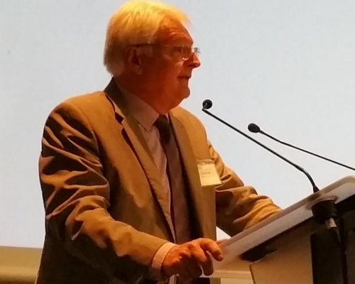 Philippe Launay ouvrant l assemblee generale du syneas