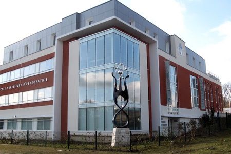 Façade de l'Ecole Supérieur d'Ostéophthie