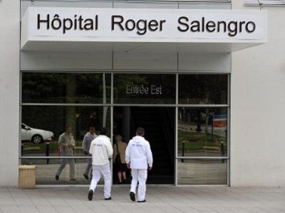 L'hôpital Roger-Salengro, à Lille (Nord), où sont soignés les deux patients français atteints du coronavirus, le 13 mai 2013.