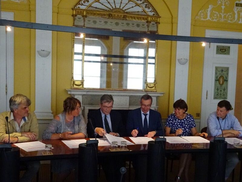 Les Membre partenaire lors de la signature-Charte-Handicap le 26 Aout 2015