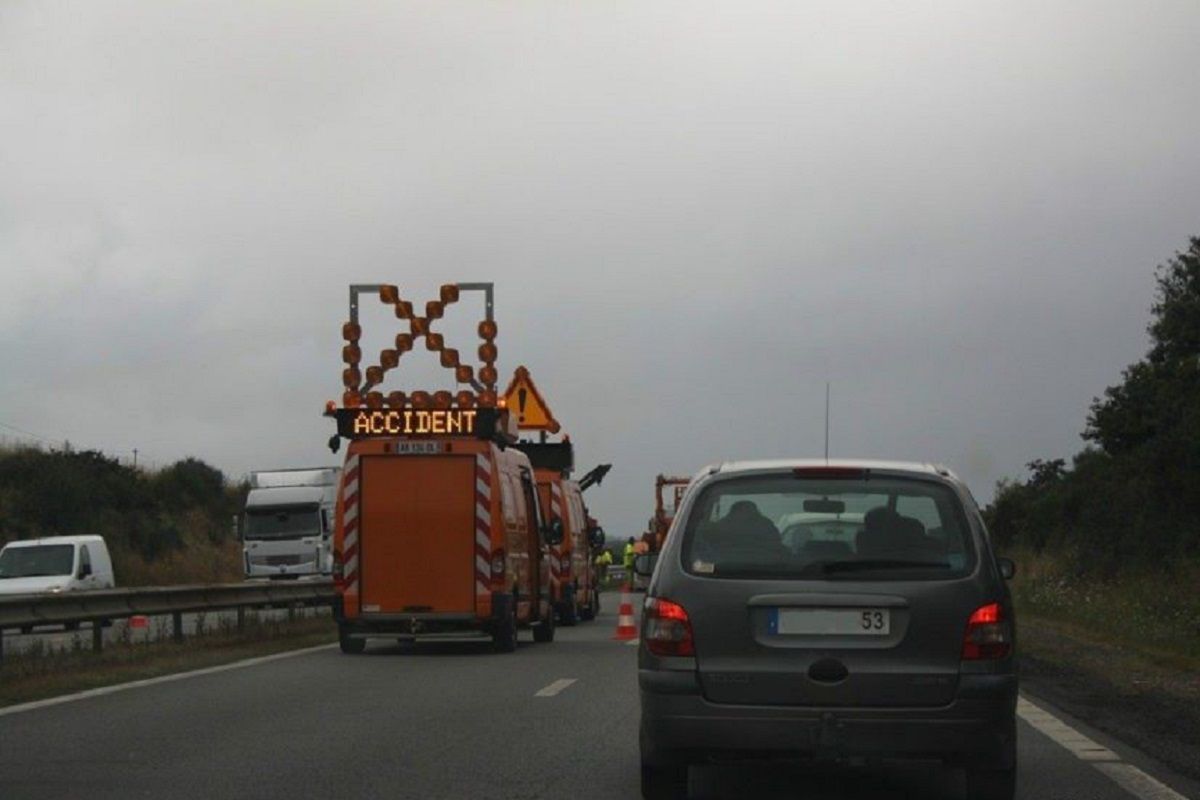 Un accident sur l autoroute A25 situe dans le département du Nord Pas de Calais