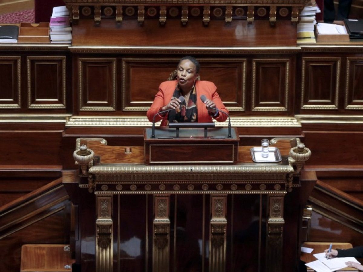 La Garde des Seaux Christine TAUBIRA defendant son texte de loi devant les Senateurs