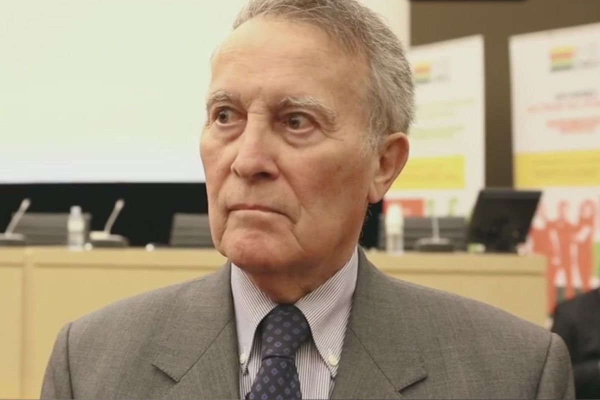Henri NALLET a la remise des diplomes IHEDREA en 2013