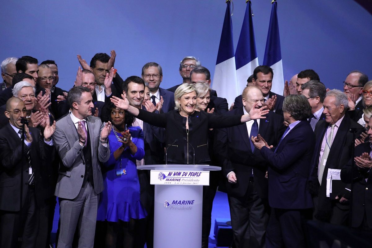 Marine Le PEN lors de son deplacement presidentielles de Lyon avec les membres du Comite strategique