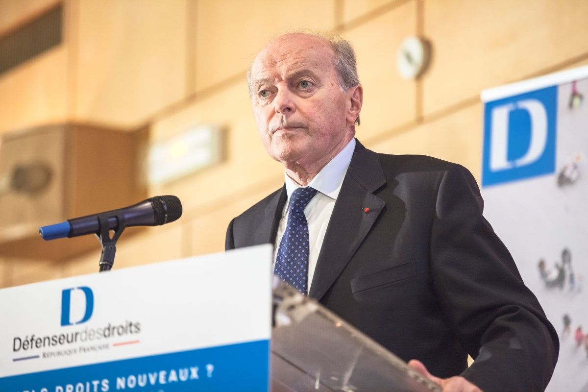 Jacques TOUBON lors de la présentation de son rapport annuel 2017 intitulé "Ne jamais détourner le regard".