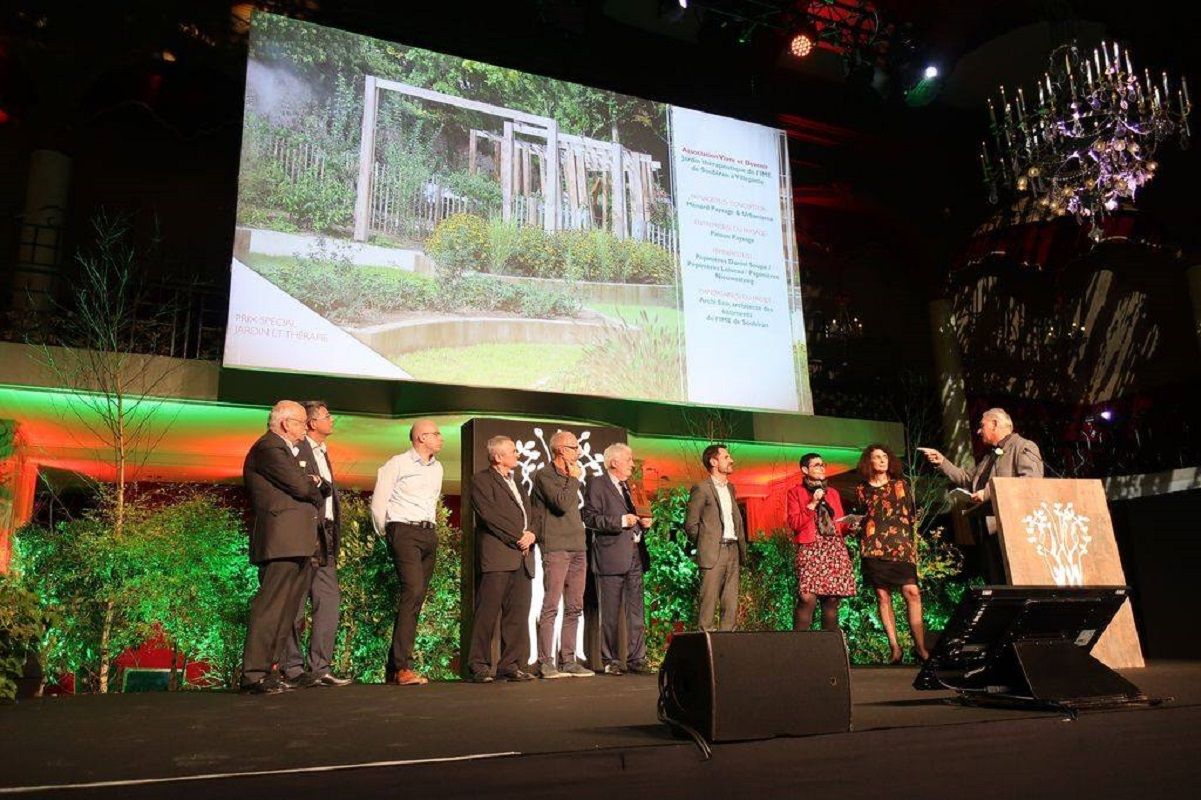 vivre et devenir reçoit le prix victoires du paysage pour le jardin thérapeutique de lime de soubiran ac237