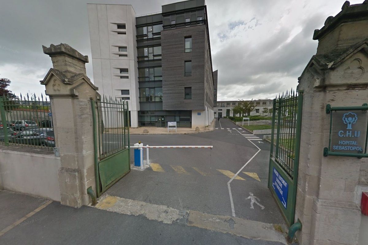 Entrée du chu Sébastopol de Reims ou ce trouve Vincent LAMBERT décédé ce matin a 8h24 70ddd