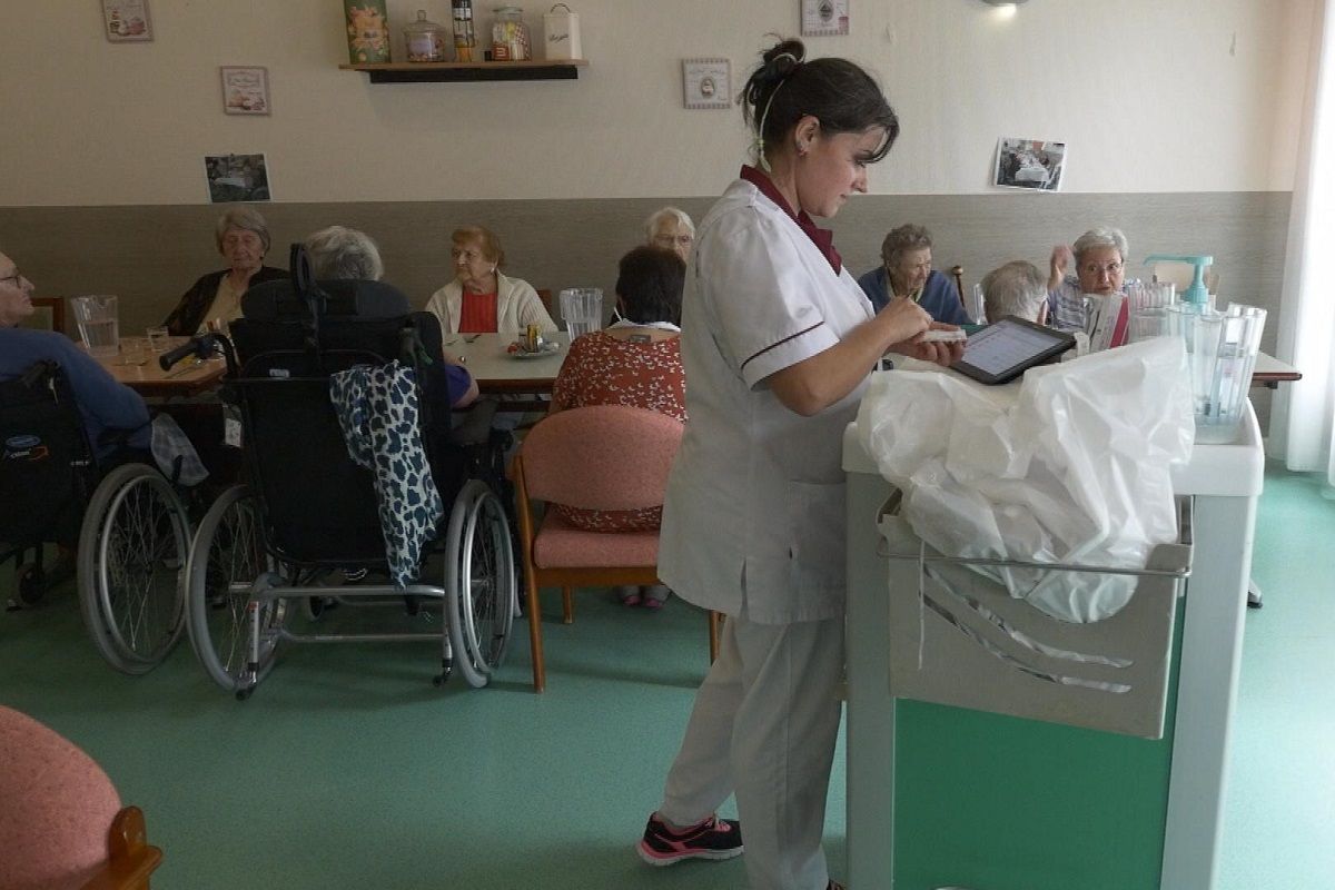 Maison de retraite les secrets d'un gros business auquel c'est intéressée l’émission Pièce à conviction