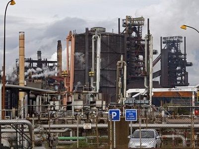 Le site d'arcelorbmittal a fos sur mer prés de Marseille