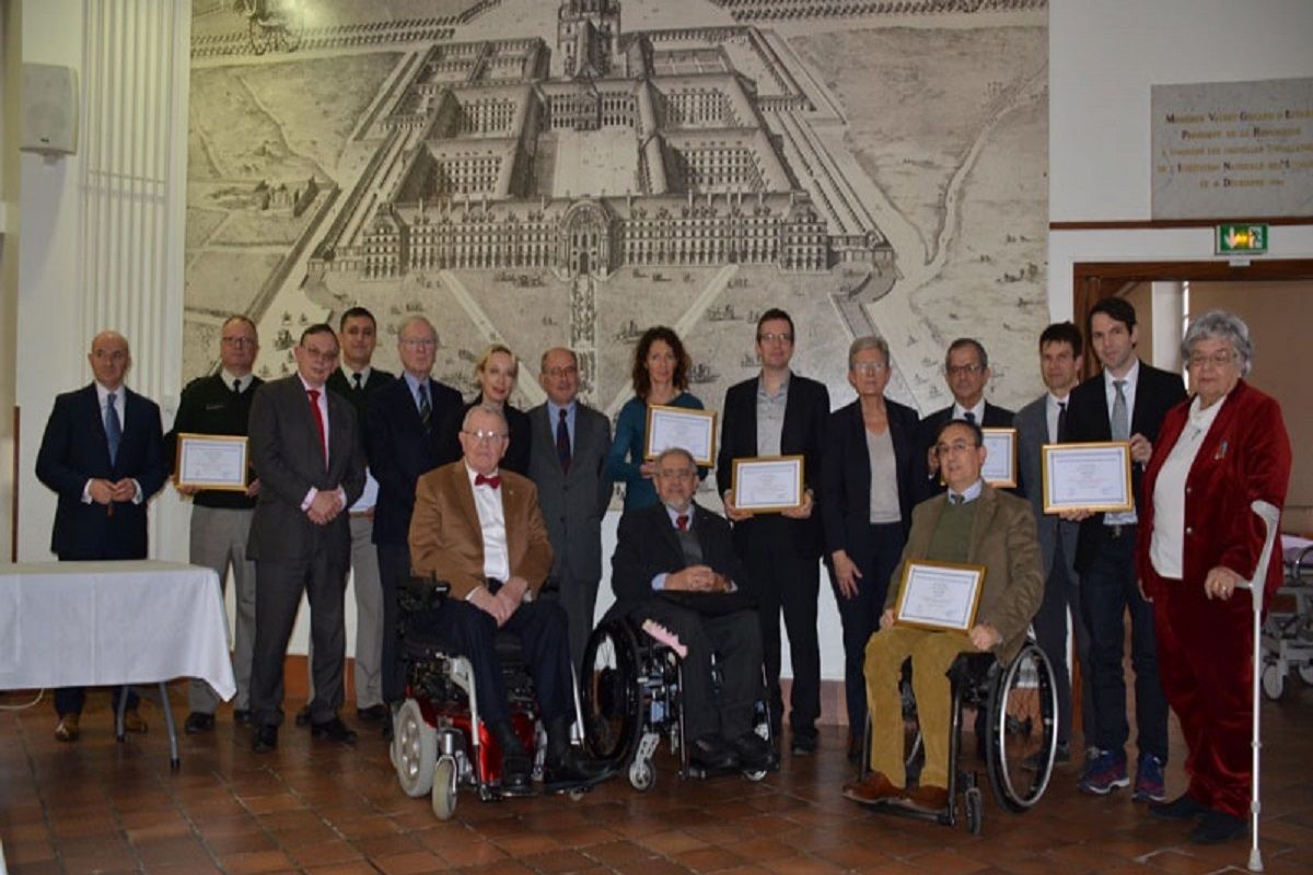 les huit lauréats de la fondation en presence de la secretaire detat a la défense 0e528