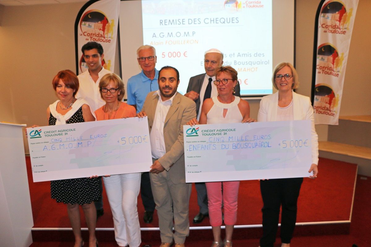Corrida Pedestre sixieme editions Remise de Cheque aux associations par Robert CONTI