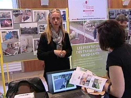 Un stands mise en place pour l'information de travailleurs handicapés sur la formation professionnelle