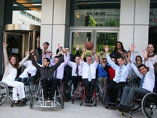 Journée égalité des chance le 3 juin 2010, Journée de sensibilisation interne qui s'est déroulée dans les locaux de la CGI partout en France en présence des collaborateurs qui ont participé aux manifestations prévues, dont le basket en fauteuil. avec en arrière plan le sportif Ryad Salam