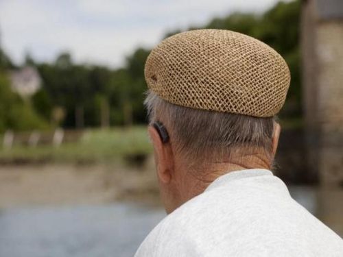 protheses-auditives-personnes-agees