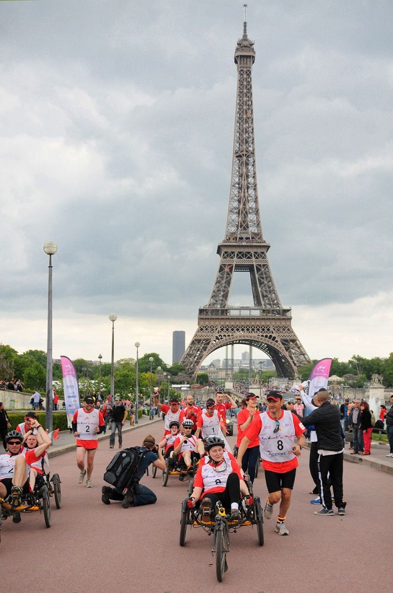Sur la photo 1er 3e prix du Free Handi’se Trophy 2013 avec l'équipe des Sûrs-Voltés et l’équipe des CGI’Jo >© Nicolas Götz