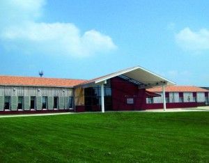 Élévation, Le Feu, la Passion, le Temps…Une association qui a donné naissance à ÉLÉVATION, au travers d’un mariage entre l’acier, le cristal et cette « liqueur bénie des Dieux », le Cognac. J’ai voulu, pour la Part des Anges, sublimer ces trois éléments pour en faire une oeuvre unique, fusionnelle et intemporelle. Exprime le sculpteur © BNIC