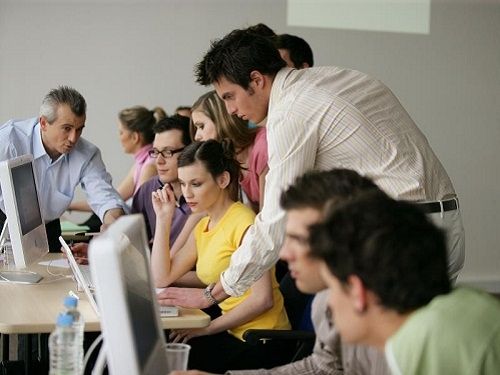 Des étudiants en formation (Illustration) ©F.H.I